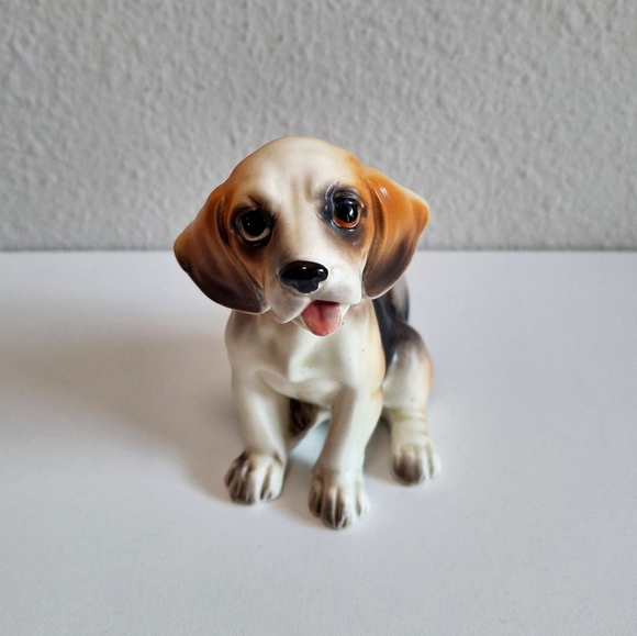Vintage Porcelain Beagle Dog Collectible Figurine - Picture 2 of 6